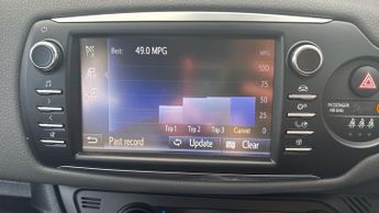 Toyota Yaris 1.5 VVT-h Icon E-CVT Euro 6 (s/s) 5dr