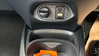 Toyota Yaris 1.5 VVT-h Icon E-CVT Euro 6 (s/s) 5dr