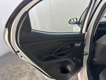 Toyota Yaris 1.5 VVT-h Icon E-CVT Euro 6 (s/s) 5dr