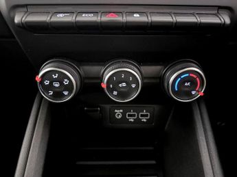 Renault Clio 1.0 TCe Iconic Euro 6 (s/s) 5dr