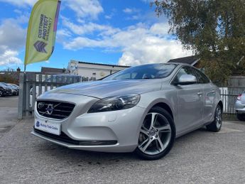 Volvo V40 2.0 D4 R-Design Hatchback 5dr Diesel Auto Euro 6 (s/s) (190 ps)