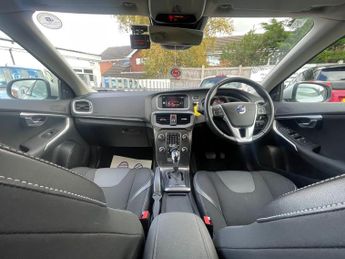 Volvo V40 2.0 D4 R-Design Hatchback 5dr Diesel Auto Euro 6 (s/s) (190 ps)