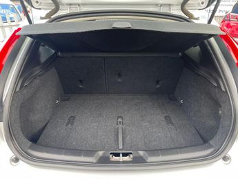 Volvo V40 2.0 D Geartronic 190bhp