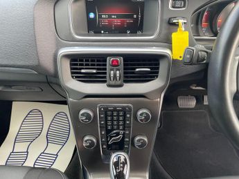 Volvo V40 2.0 D4 R-Design Nav Hatchback 5dr Diesel Auto Euro 6 (s/s) (190 