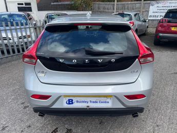 Volvo V40 2.0 D4 R-Design Hatchback 5dr Diesel Auto Euro 6 (s/s) (190 ps)