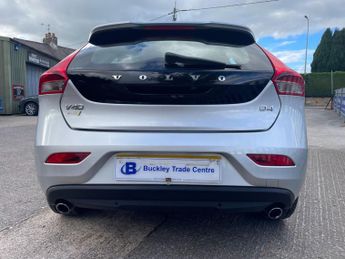 Volvo V40 2.0 D4 R-Design Hatchback 5dr Diesel Auto Euro 6 (s/s) (190 ps)