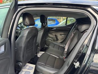 Vauxhall Astra 1.4i Turbo Elite Nav CVT Euro 6 (s/s) 5dr