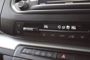 Vauxhall Vivaro Life 2.0 Turbo D Elite L Auto LWB Euro 6 (s/s) 5dr (8 Seat)