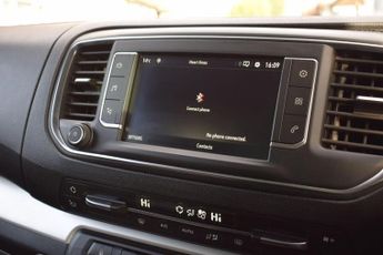 Vauxhall Vivaro Life 2.0 Turbo D Elite L Auto LWB Euro 6 (s/s) 5dr (8 Seat)