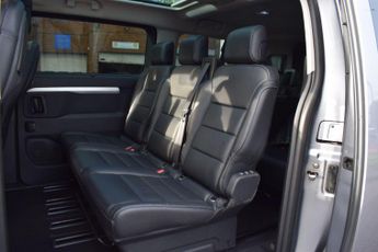 Vauxhall Vivaro Life 2.0 Turbo D Elite L Auto LWB Euro 6 (s/s) 5dr (8 Seat)