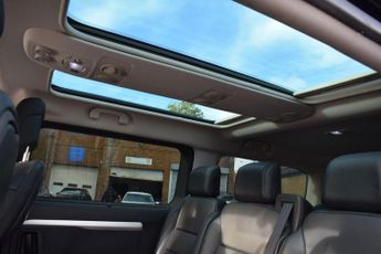 Vauxhall Vivaro Life 2.0 Turbo D Elite L Auto LWB Euro 6 (s/s) 5dr (8 Seat)