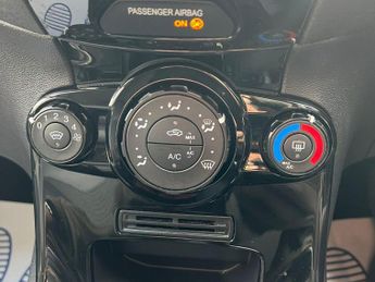 Ford Fiesta 1.0T EcoBoost Zetec Powershift Euro 6 5dr