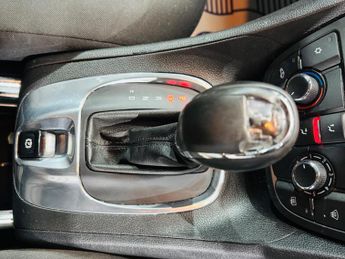 Vauxhall Meriva 1.4T 16V Exclusiv Auto Euro 5 5dr