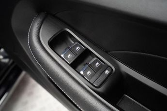 MG MG5 61.1kWh Excite Long Range Auto 5dr