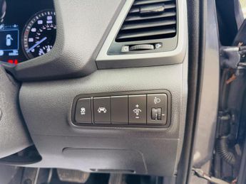 Hyundai TUCSON 2.0 CRDi SE Nav Auto 4WD Euro 6 5dr