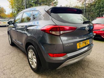 Hyundai TUCSON 2.0 CRDi SE Nav Auto 4WD Euro 6 5dr