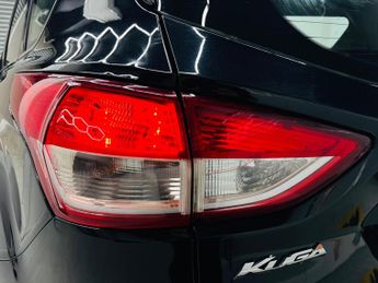 Ford Kuga 2.0 TDCi Zetec Powershift AWD Euro 5 5dr