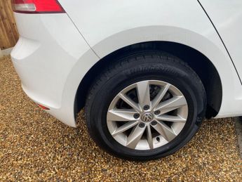 Volkswagen Golf 1.2 TSI BlueMotion Tech S Hatchback 5dr Petrol DSG Euro 5 (s/s) 