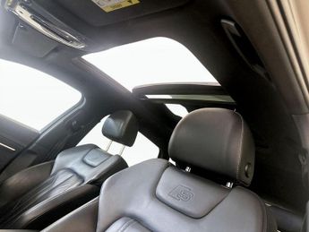 Audi e-tron 55 Black Edition Auto quattro 5dr 95kWh