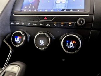 Jaguar E-PACE 2.0 D180 R-Dynamic SE Auto AWD Euro 6 (s/s) 5dr