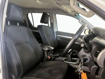 Toyota Hilux 2.4 D-4D Icon 4WD Euro 6 (s/s) 4dr