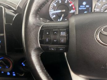 Toyota Hilux 2.4 D-4D Icon 4WD Euro 6 (s/s) 4dr