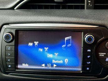 Toyota Yaris 1.5 VVT-h Excel E-CVT Euro 6 5dr (Safety Sense, 15in)