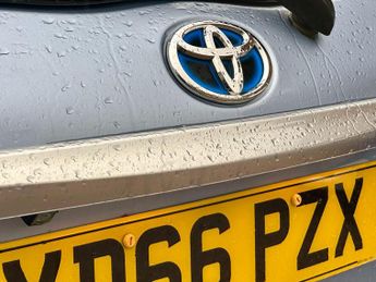 Toyota Yaris 1.5 VVT-h Excel E-CVT Euro 6 5dr (Safety Sense, 15in)