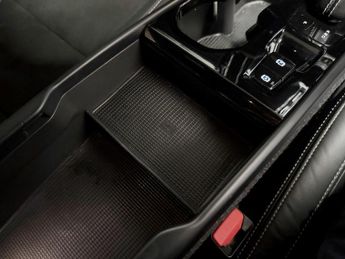 Volvo XC40 R-Design Plug-in hybrid T4 FWD (211 hp) Auto