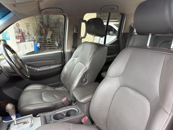 Nissan Navara 2.5 dCi Tekna Auto 4WD Euro 5 4dr