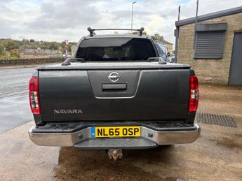 Nissan Navara 2.5 dCi Tekna Auto 4WD Euro 5 4dr