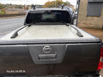 Nissan Navara 2.5 dCi Tekna Auto 4WD Euro 5 4dr