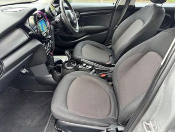 MINI Hatch 1.5 Cooper Steptronic Euro 6 (s/s) 5dr