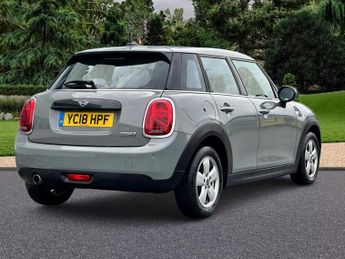 MINI Hatch 1.5 Cooper Steptronic Euro 6 (s/s) 5dr