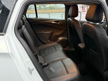Vauxhall Astra 1.6 CDTi Elite Nav Sports Tourer Auto Euro 6 5dr