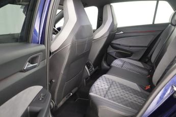 Volkswagen Golf 1.5 TSI R-Line Euro 6 (s/s) 5dr