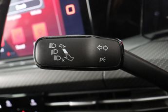 Volkswagen Golf 1.5 TSI R-Line Euro 6 (s/s) 5dr