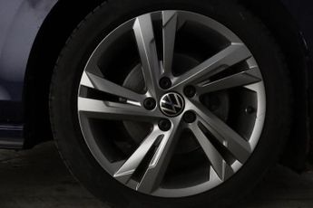 Volkswagen Golf 1.5 TSI R-Line Euro 6 (s/s) 5dr