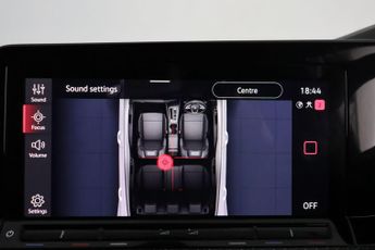 Volkswagen Golf 1.5 TSI R-Line Euro 6 (s/s) 5dr