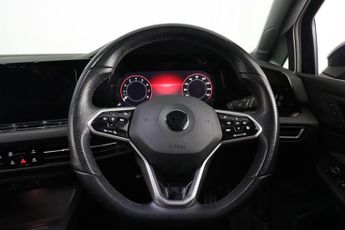 Volkswagen Golf 1.5 TSI R-Line Euro 6 (s/s) 5dr