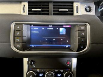 Land Rover Range Rover Evoque 2.0 eD4 SE Tech FWD Euro 6 (s/s) 5dr