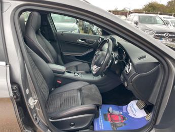 Mercedes-Benz GLA 2.1 GLA220d AMG Line (Premium Plus) 7G-DCT 4MATIC Euro 6 (s/s) 5