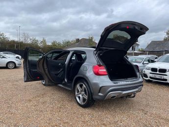 Mercedes-Benz GLA 2.1 GLA220d AMG Line (Premium Plus) 7G-DCT 4MATIC Euro 6 (s/s) 5