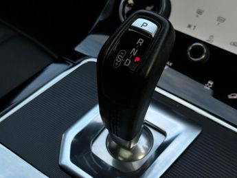 Land Rover Range Rover Evoque 1.5 P300e 12.2kWh R-Dynamic SE Auto 4WD Euro 6 (s/s) 5dr