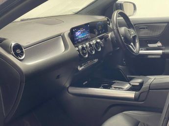 Mercedes-Benz GLA 1.3 GLA200h MHEV Sport (Executive) 7G-DCT Euro 6 (s/s) 5dr