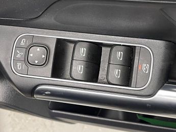 Mercedes-Benz GLA 1.3 GLA200h MHEV Sport (Executive) 7G-DCT Euro 6 (s/s) 5dr