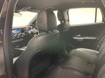 Mercedes-Benz GLA 1.3 GLA200h MHEV Sport (Executive) 7G-DCT Euro 6 (s/s) 5dr