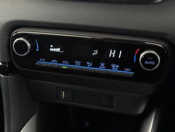 Toyota Yaris 1.5 VVT-h Icon E-CVT Euro 6 (s/s) 5dr