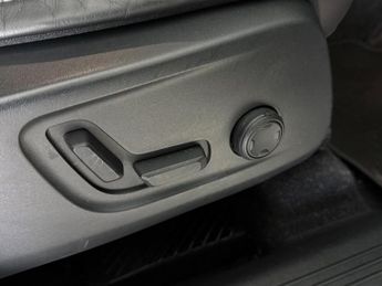 Volvo XC40 2.0 T5 R-Design Auto AWD Euro 6 (s/s) 5dr