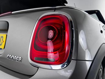 MINI Convertible 1.5 Cooper Auto Euro 6 (s/s) 2dr